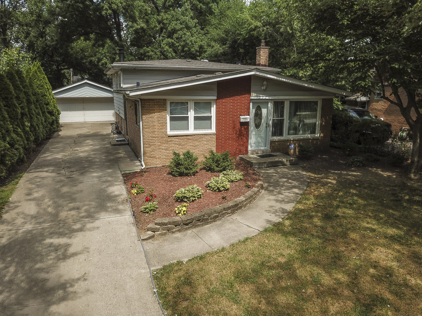 1222 Hickory Road Homewood, IL 60430 - Photo 28 of 29 a view of a house with backyard