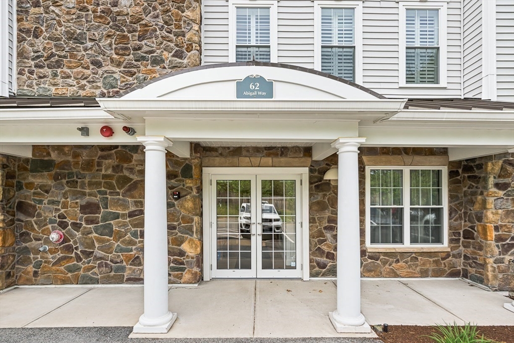 62 Abigail Way, Unit 1006 Reading, MA 01867 - Photo 2 of 32