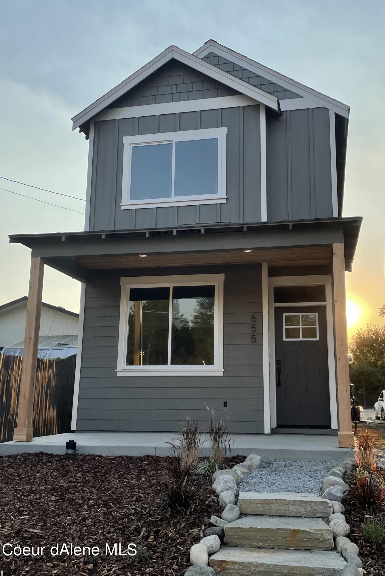 655 Oak Ave