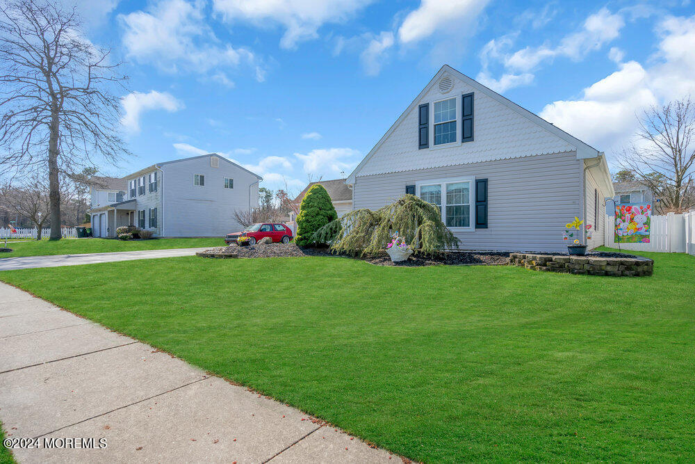 11 Starlight Road Howell, NJ 07731 - Photo 3 of 60 003_dsc09734-1