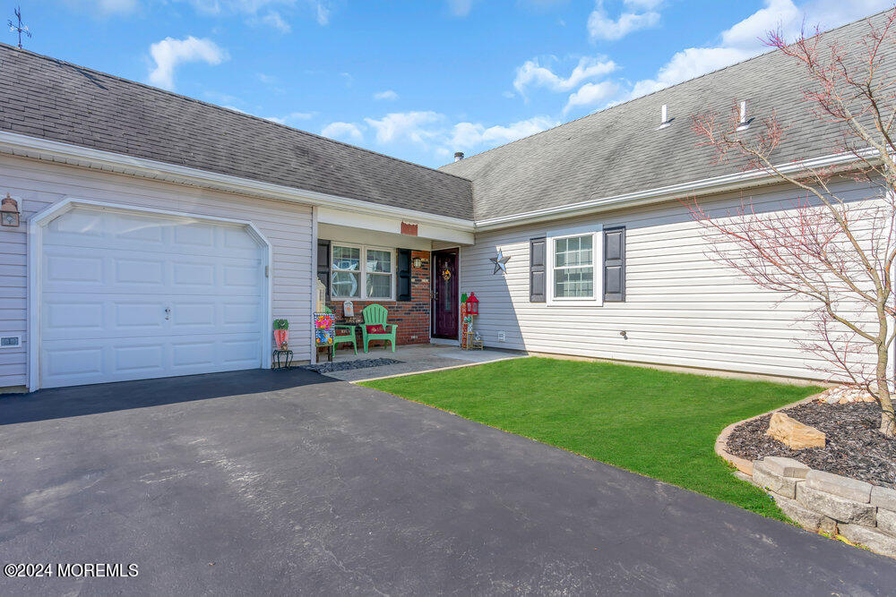 11 Starlight Road Howell, NJ 07731 - Photo 5 of 60 005_dsc09739-1