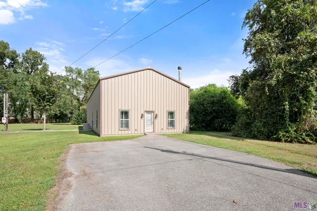$300,000 | 8489 Lebeau Street, Livonia, LA 70757