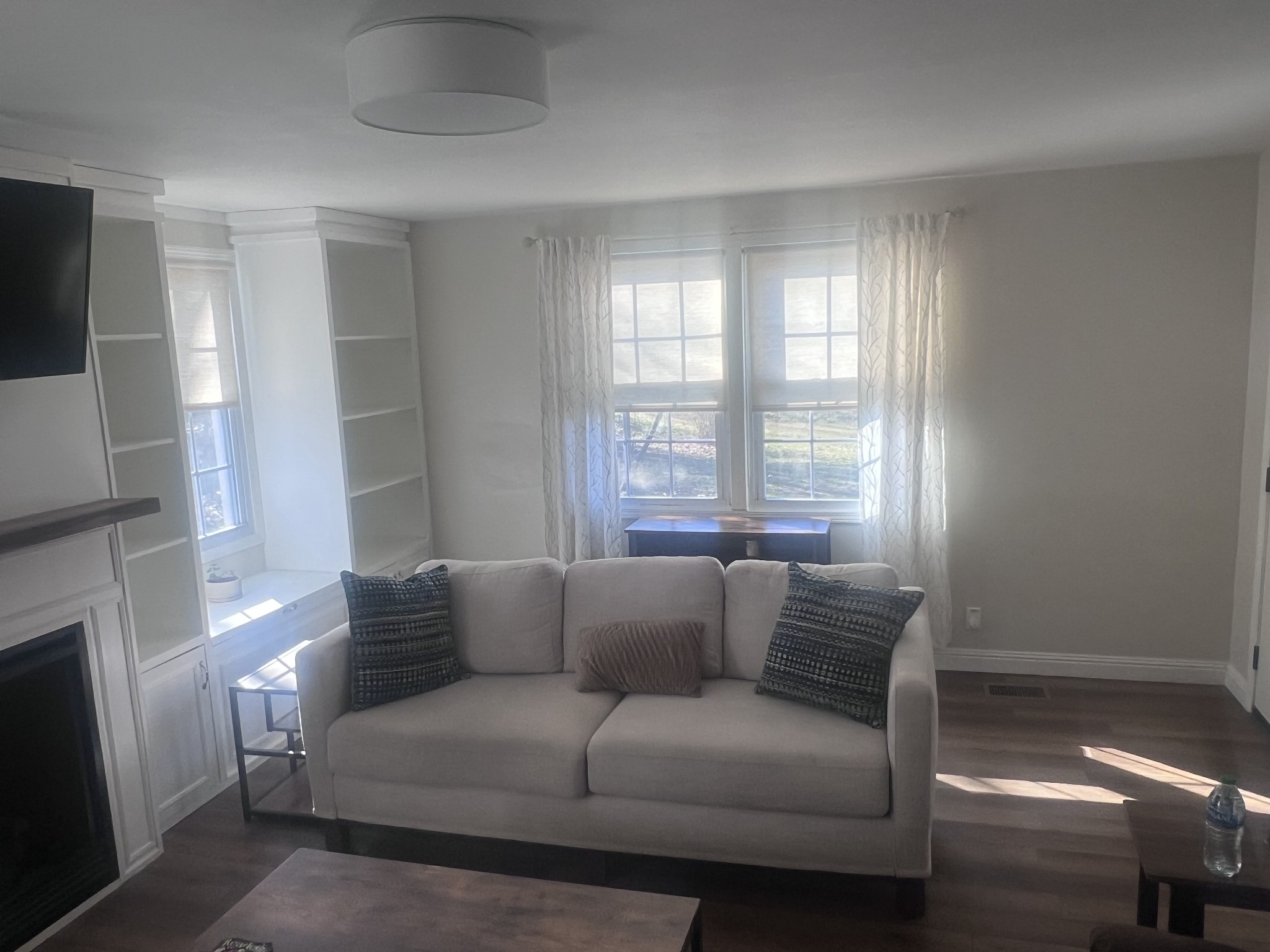 2189 Whitfield Road Clarksville, TN 37040 - Photo 4 of 24 a living room with furniture and a window