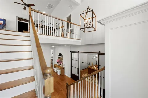 a view of entryway with a front door
