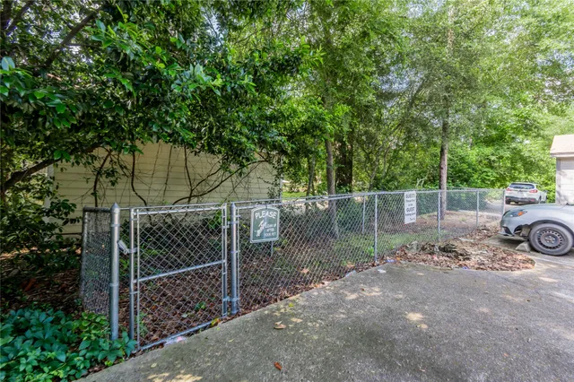 $1,295 | 1228 Ave O, Unit B, Huntsville, TX 77340