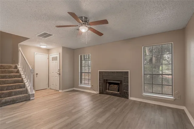 $1,295 | 1228 Ave O, Unit B, Huntsville, TX 77340