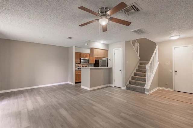 $1,295 | 1228 Ave O, Unit B, Huntsville, TX 77340