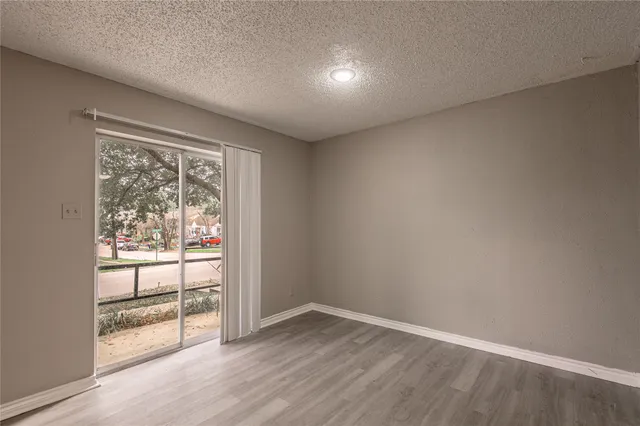 $1,295 | 1228 Ave O, Unit B, Huntsville, TX 77340