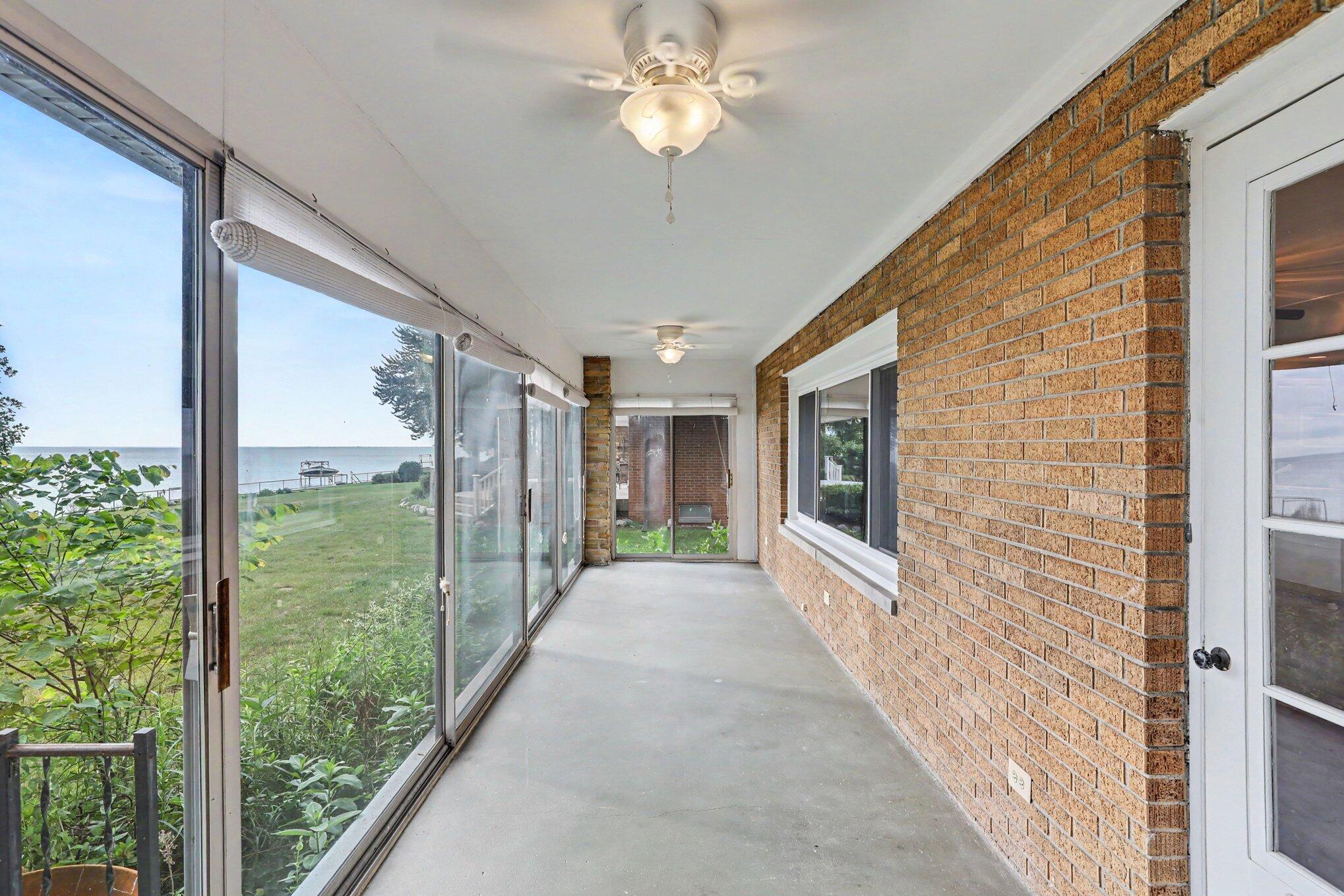 6458 Lakeshore Road Fort Gratiot, MI 48059 - Photo 22 of 36 021_file_4774
