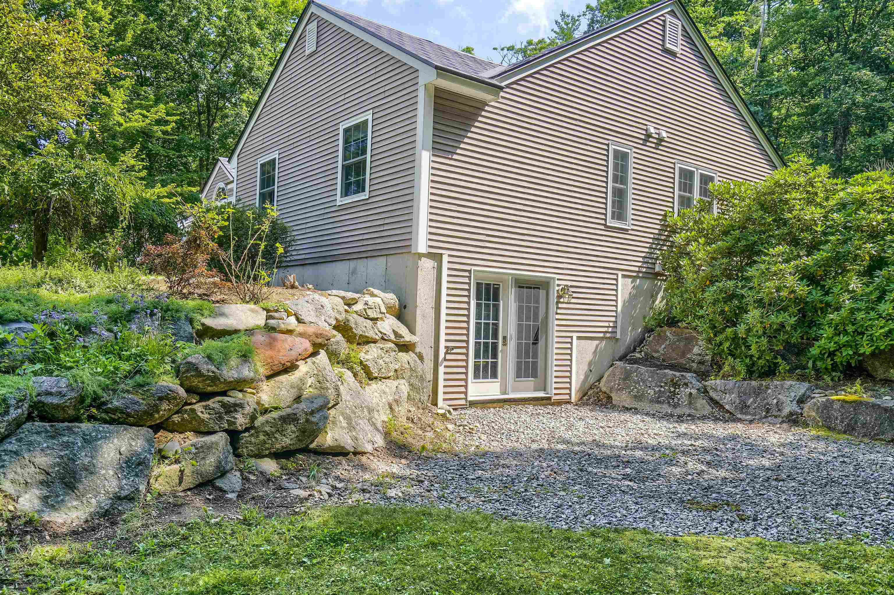 932 River Road Weare, NH 03281 - Photo 7 of 39 Gallery Image 7