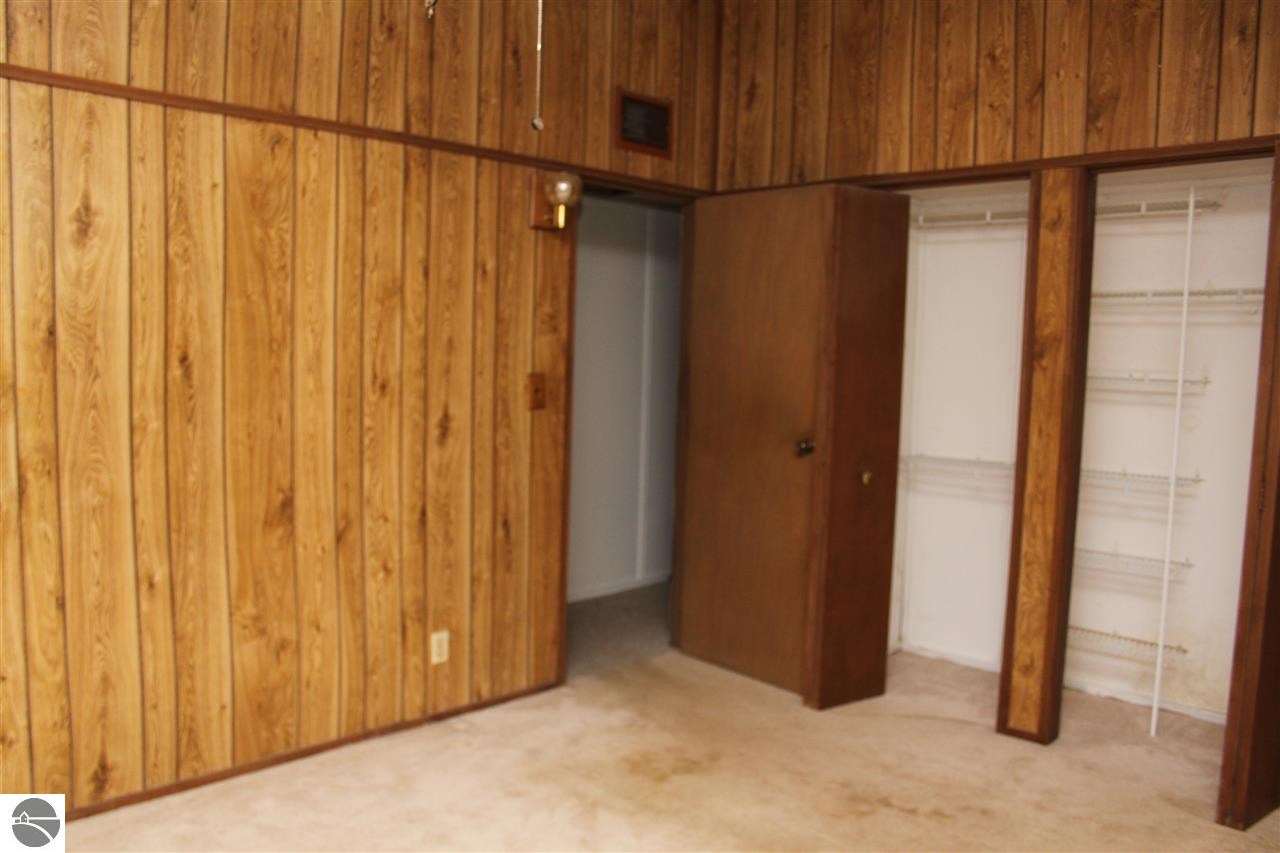 5333 Sylvan Point Road Honor, MI 49640 - Photo 31 of 33 1792289-30.JPG