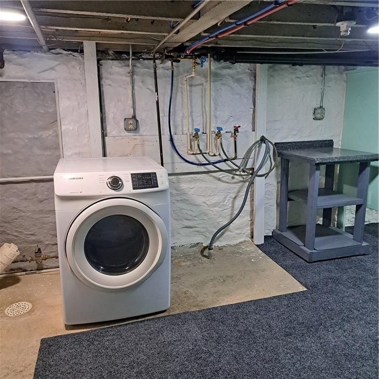 439 Longfellow Street Vandergrift, PA 15690 - Photo 35 of 49 a utility room with dryer and washer
