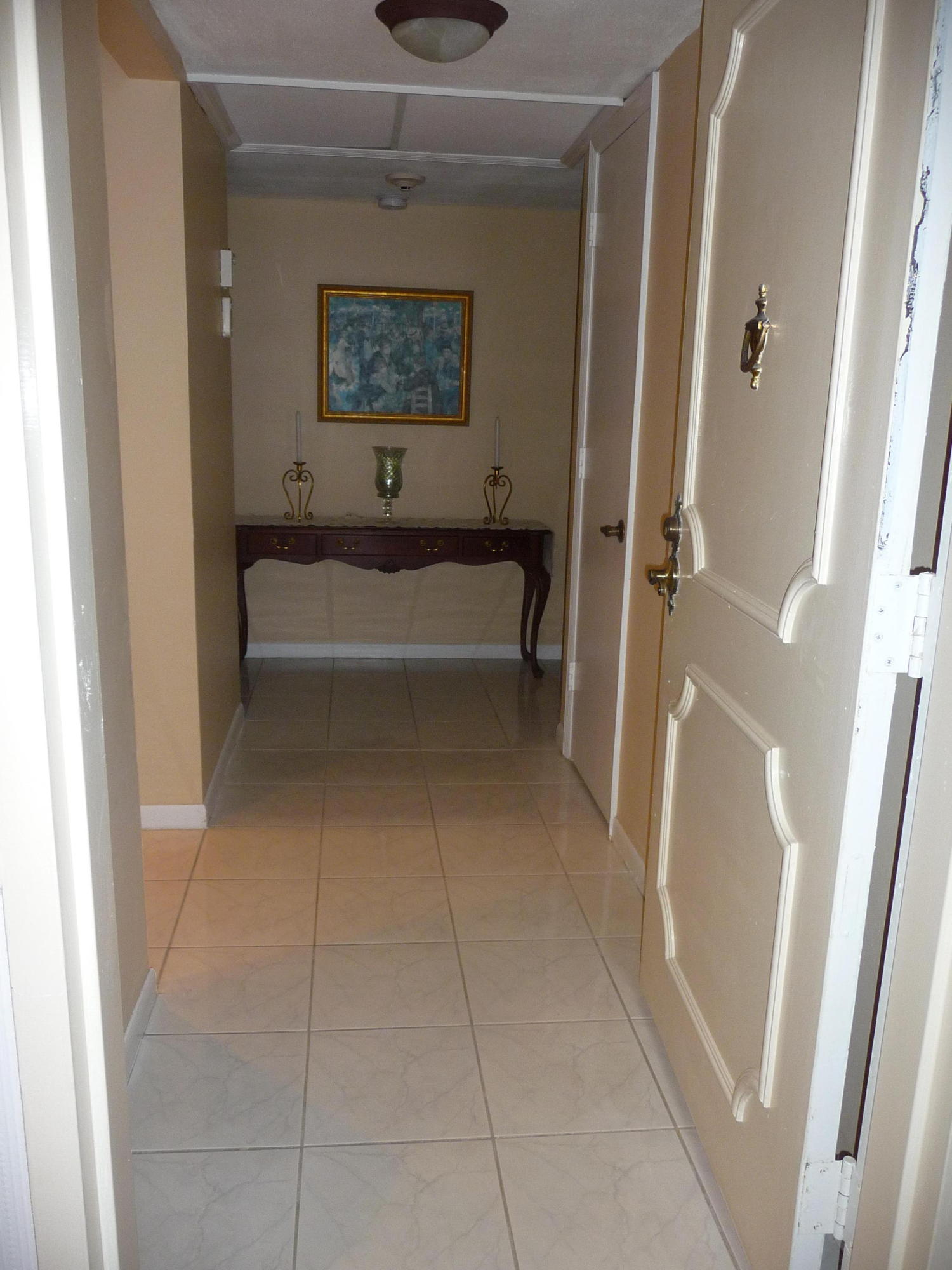 951 De Soto Road, Unit 228 Boca Raton, FL 33432 - Photo 7 of 32 FOYER