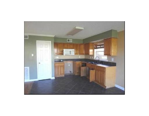 1214 Kings Row Slidell, LA 70461 - Photo 4 of 8 Gallery Image 4