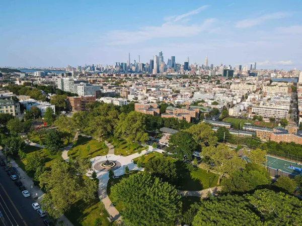 $3,810 | 418 Palisade Avenue, Unit 411, Jersey City, NJ 07307