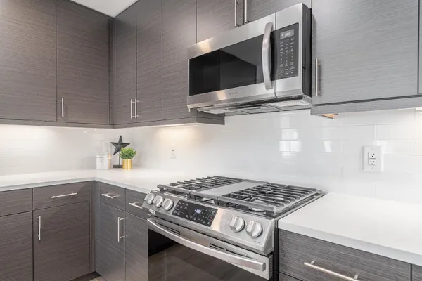 $3,810 | 418 Palisade Avenue, Unit 411, Jersey City, NJ 07307