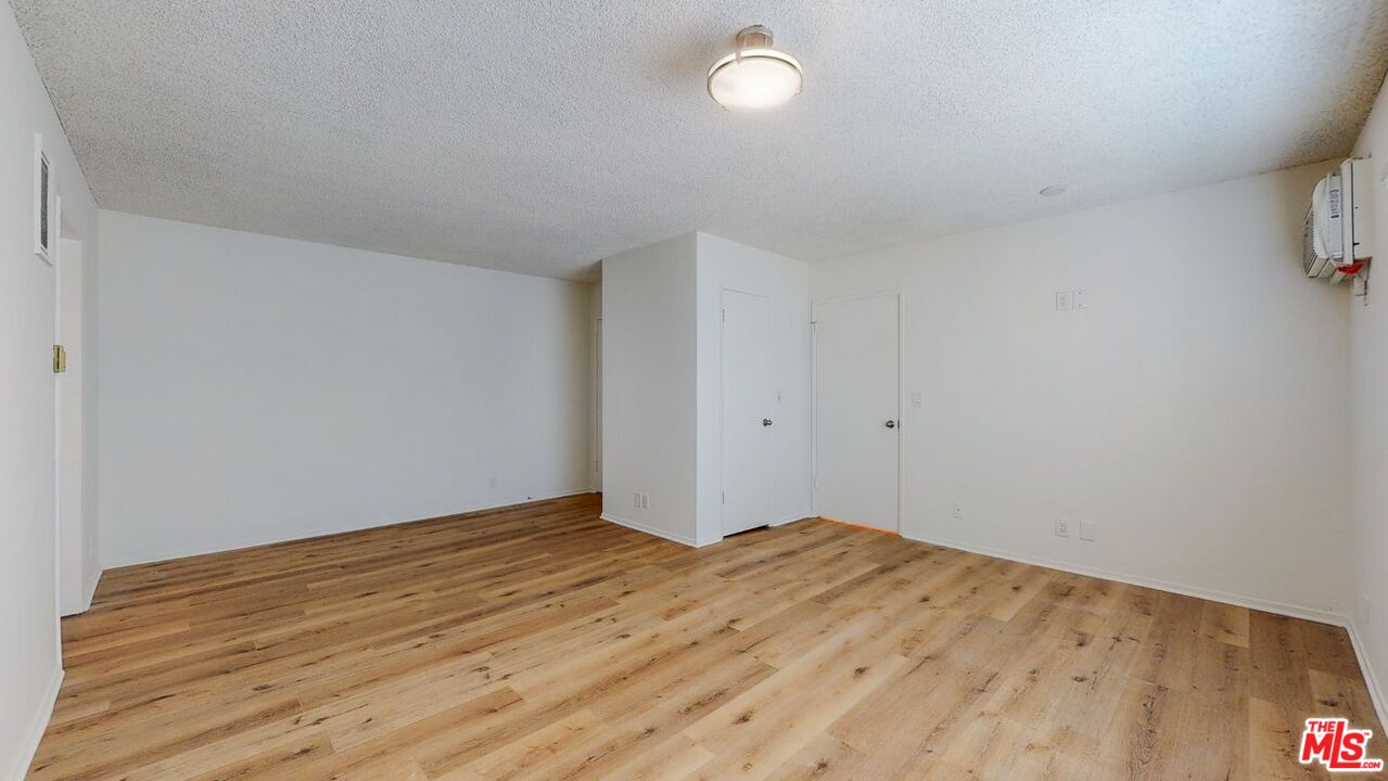 1827 Manning Avenue, Unit 6 Los Angeles, CA 90025 - Photo 6 of 22 a view of empty room