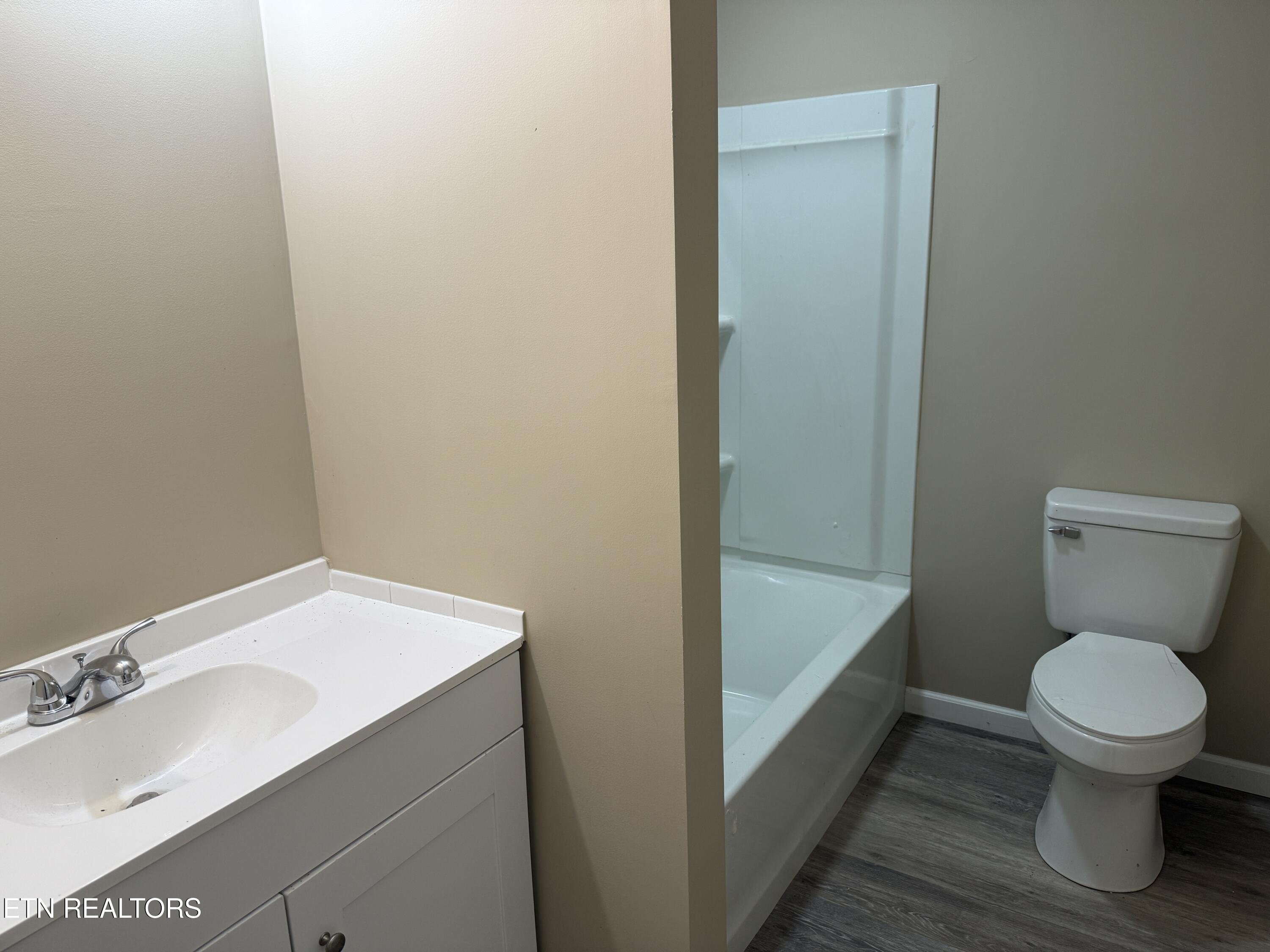 522 College Grove Road Rockwood, TN 37854 - Photo 11 of 16 Master bathroom