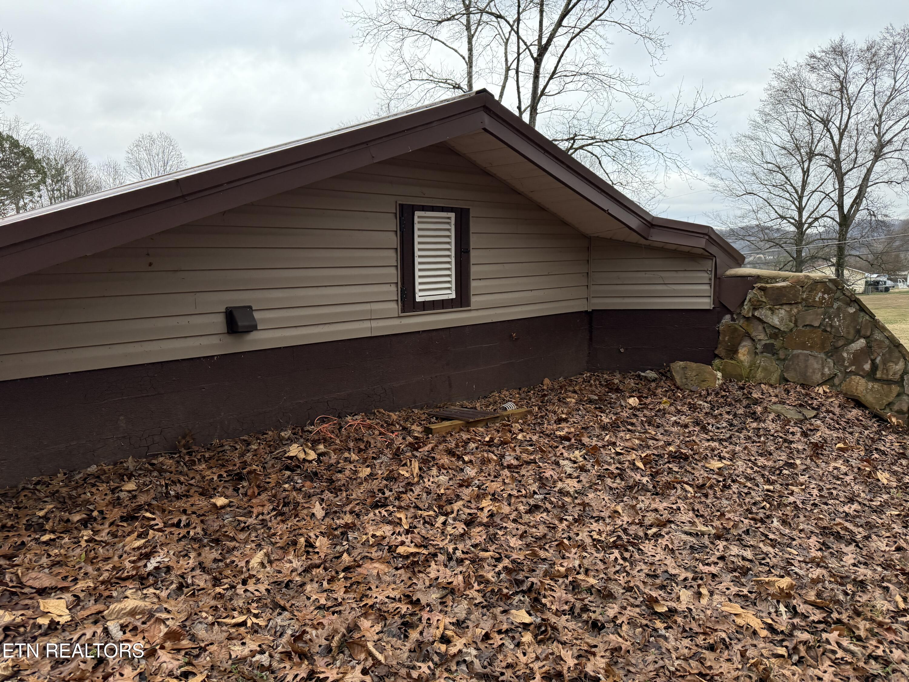 522 College Grove Road Rockwood, TN 37854 - Photo 13 of 16 Side of house