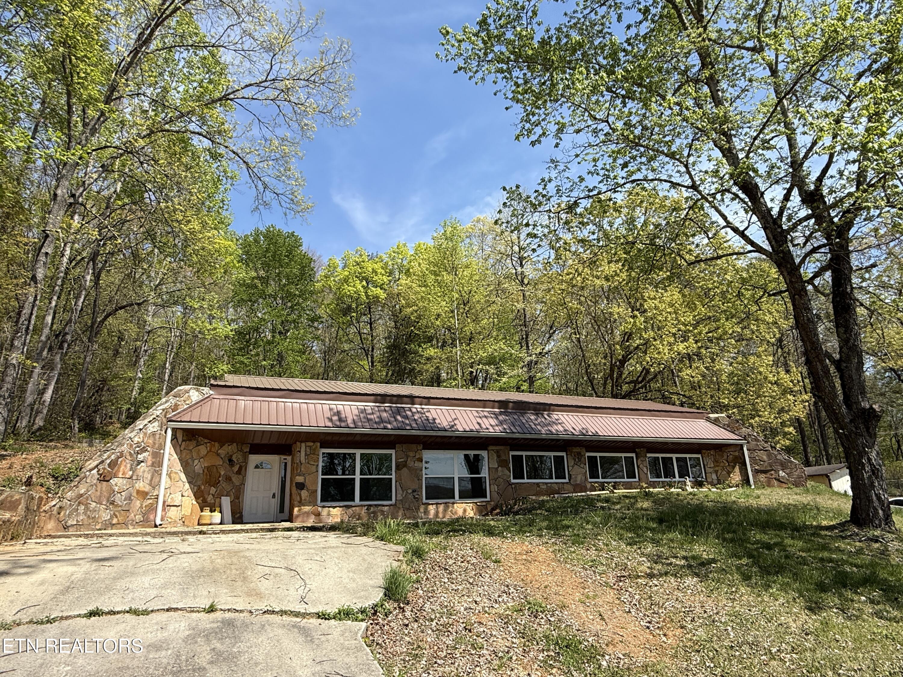 522 College Grove Road Rockwood, TN 37854 - Photo 3 of 19 IMG_4327