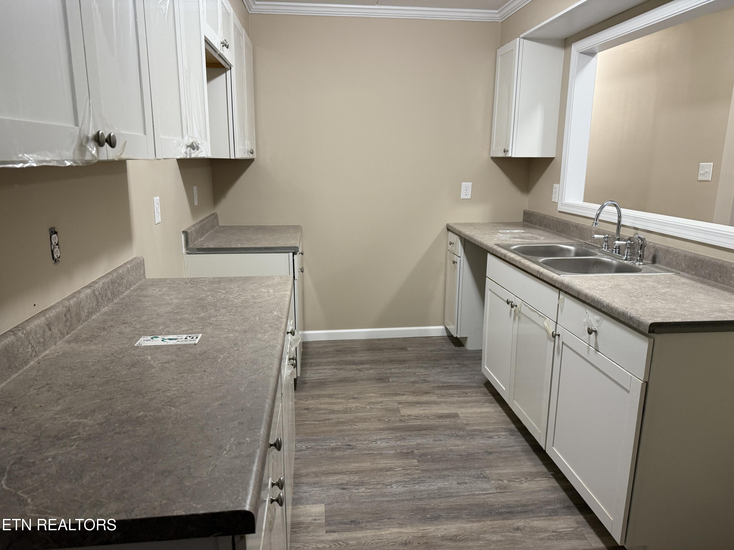 522 College Grove Road Rockwood, TN 37854 - Photo 5 of 19 Kitchen