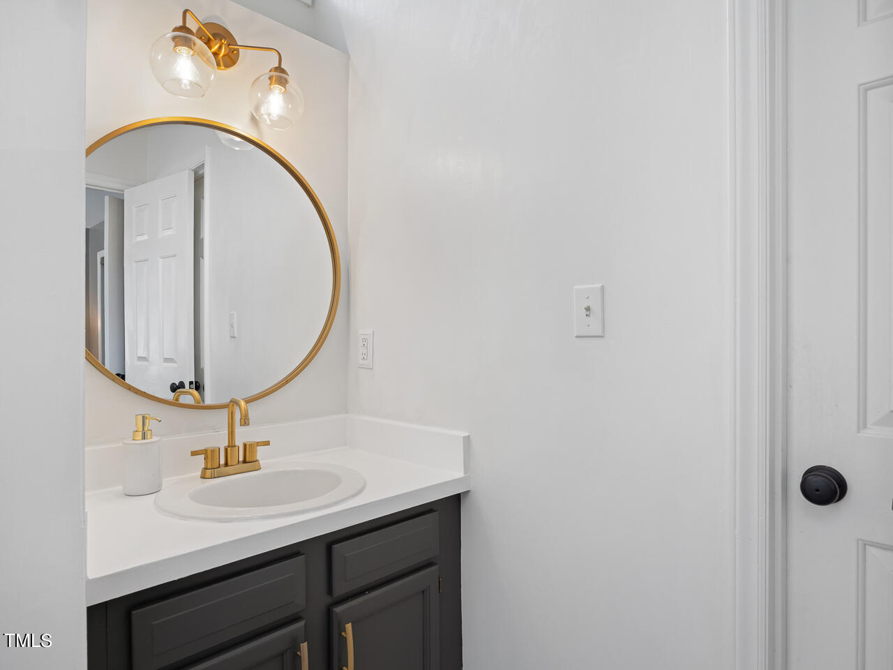 7105 Kinross Drive Raleigh, NC 27613 - Photo 18 of 30 7105-kinross-mls-18