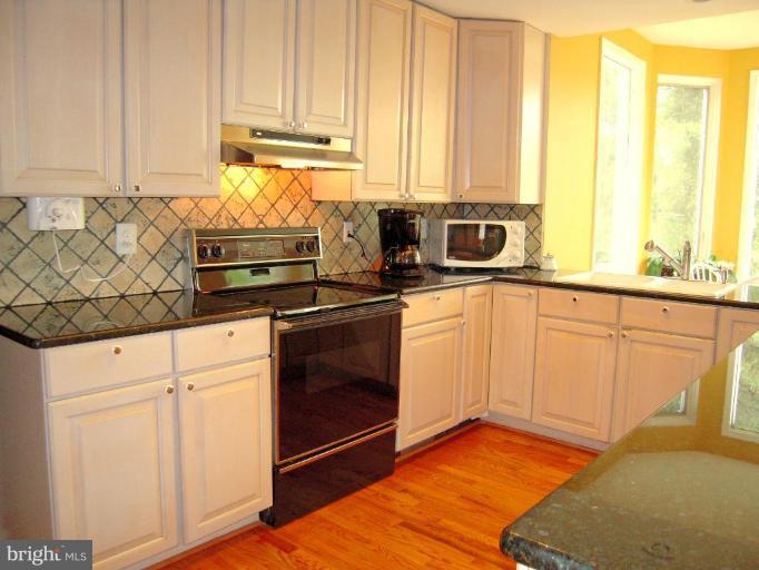 3901 Chantilly Road Chantilly, VA 20151 - Photo 6 of 28 Kitchen #3