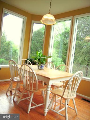 3901 Chantilly Road Chantilly, VA 20151 - Photo 7 of 28 Kitchen/Dining Room