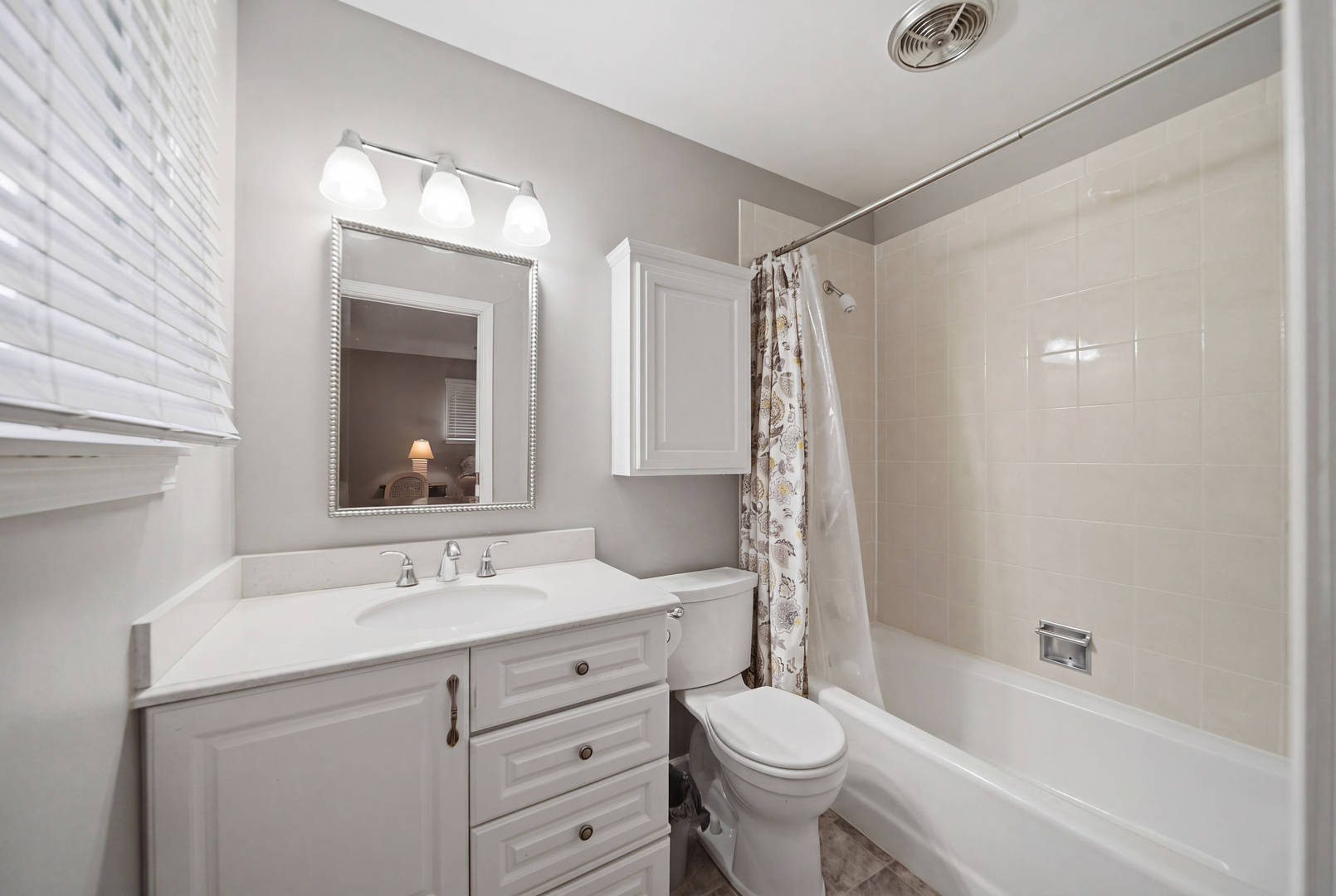 476 Timberland Drive Dixon, IL 61021 - Photo 28 of 32 a bathroom with a double vanity sink toilet mirror and bathtub