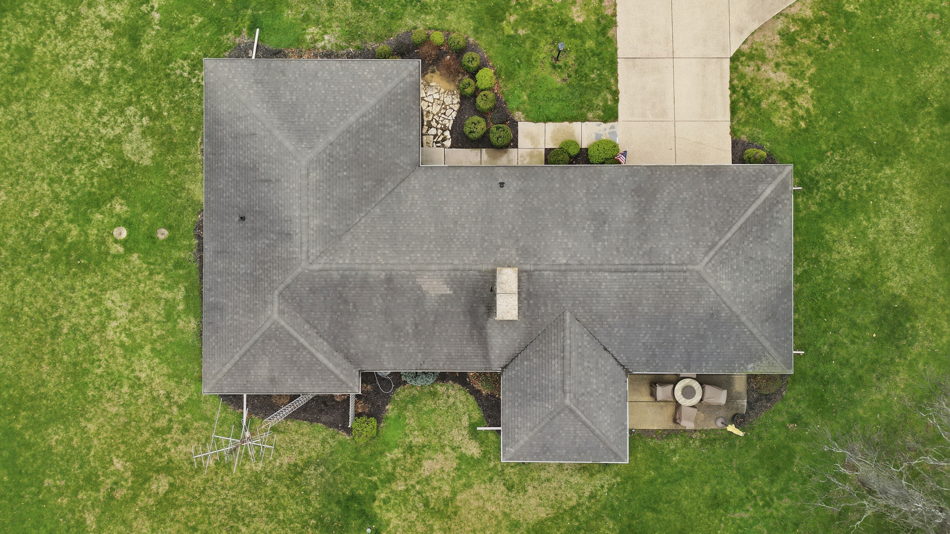 476 Timberland Drive Dixon, IL 61021 - Photo 7 of 32 an aerial view of a house