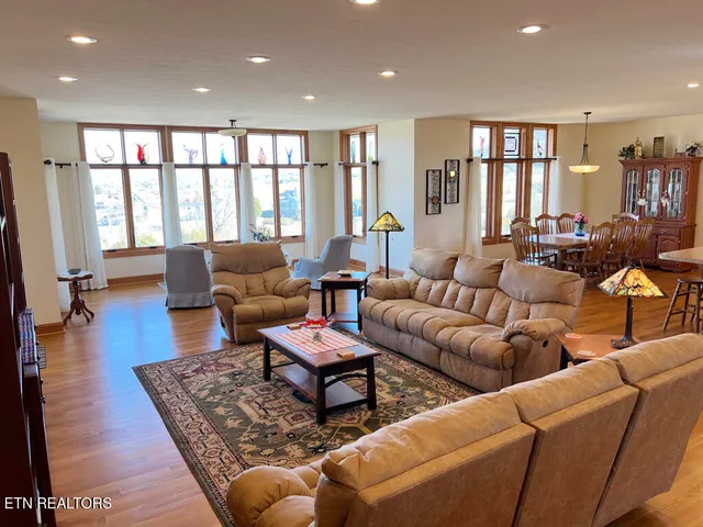 $899,500 | 255 Sunset View, Sharps Chapel, TN 37866