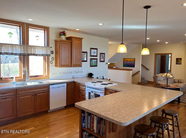 $899,500 | 255 Sunset View, Sharps Chapel, TN 37866