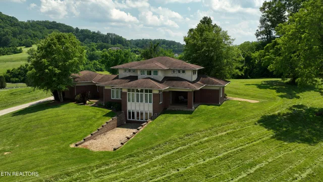 $899,500 | 255 Sunset View, Sharps Chapel, TN 37866