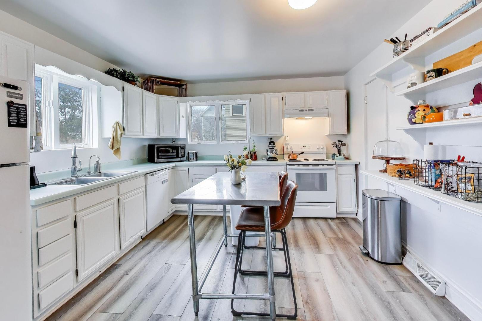 1315 Main Street Evanston, IL 60202 - Photo 17 of 59