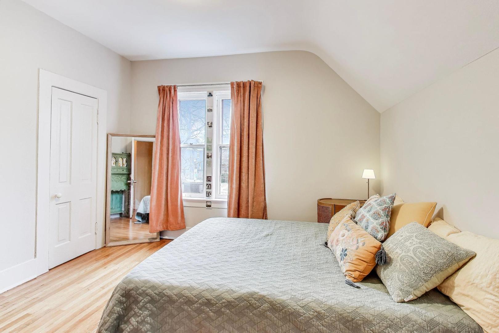 1315 Main Street Evanston, IL 60202 - Photo 23 of 59