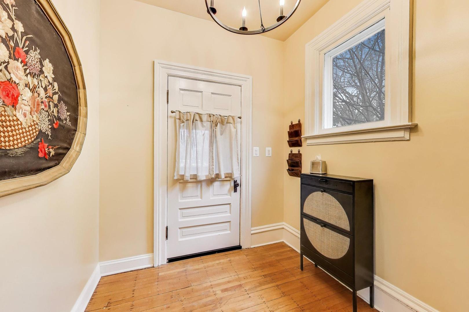 1315 Main Street Evanston, IL 60202 - Photo 7 of 59