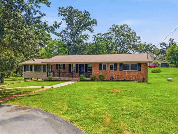 $237,900 | 379 Hunt Road Northwest, Calhoun, GA 30701