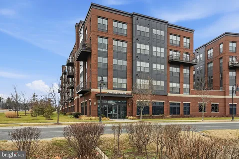 $619,000 | 502 Diamondback Drive, Unit 204, Gaithersburg, MD 20878