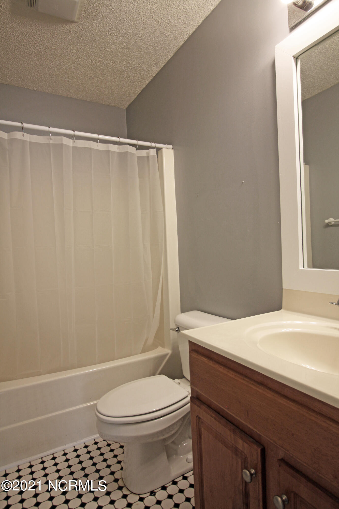 113 Bay Tree Circle Hampstead, NC 28443 - Photo 13 of 19 Bathroom