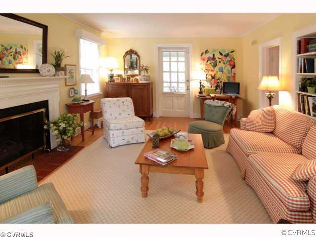 4616 Sylvan Road Richmond, VA 23225 - Photo 3 of 12 Living Room