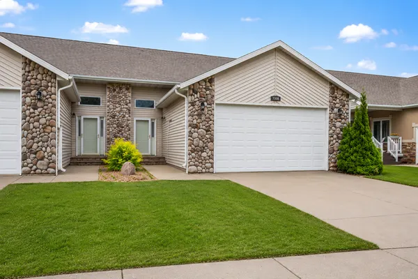 $315,000 | 3308 23rd Avenue South, Fargo, ND 58103