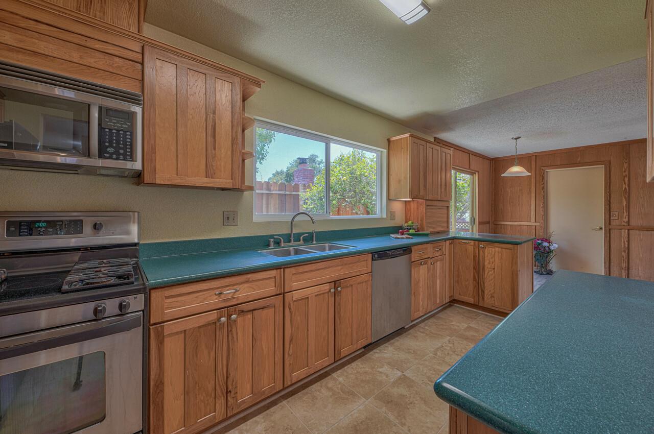 9423 Willow Oak Road Salinas, CA 93907 - Photo 14 of 37 Gallery Image 14
