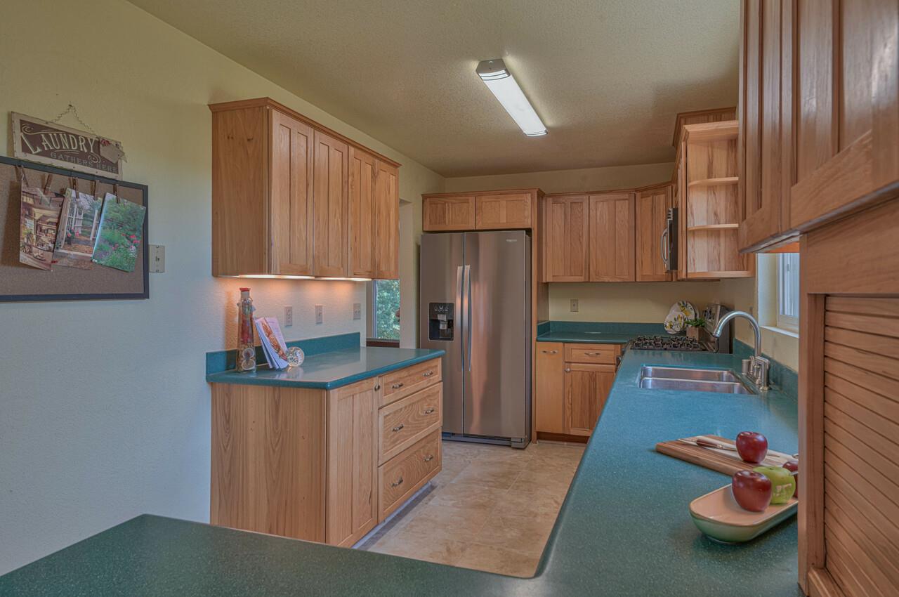 9423 Willow Oak Road Salinas, CA 93907 - Photo 17 of 37 Gallery Image 17