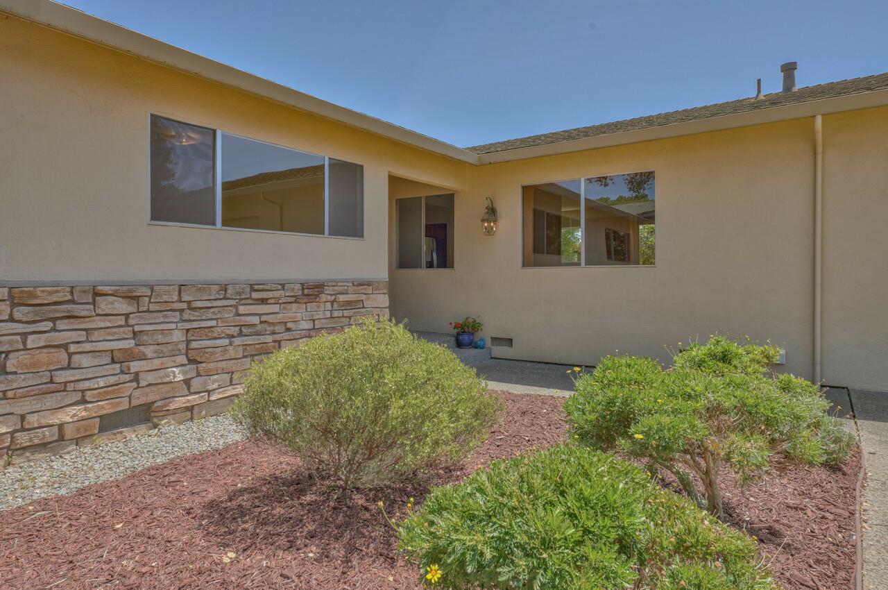 9423 Willow Oak Road Salinas, CA 93907 - Photo 2 of 37 Gallery Image 2