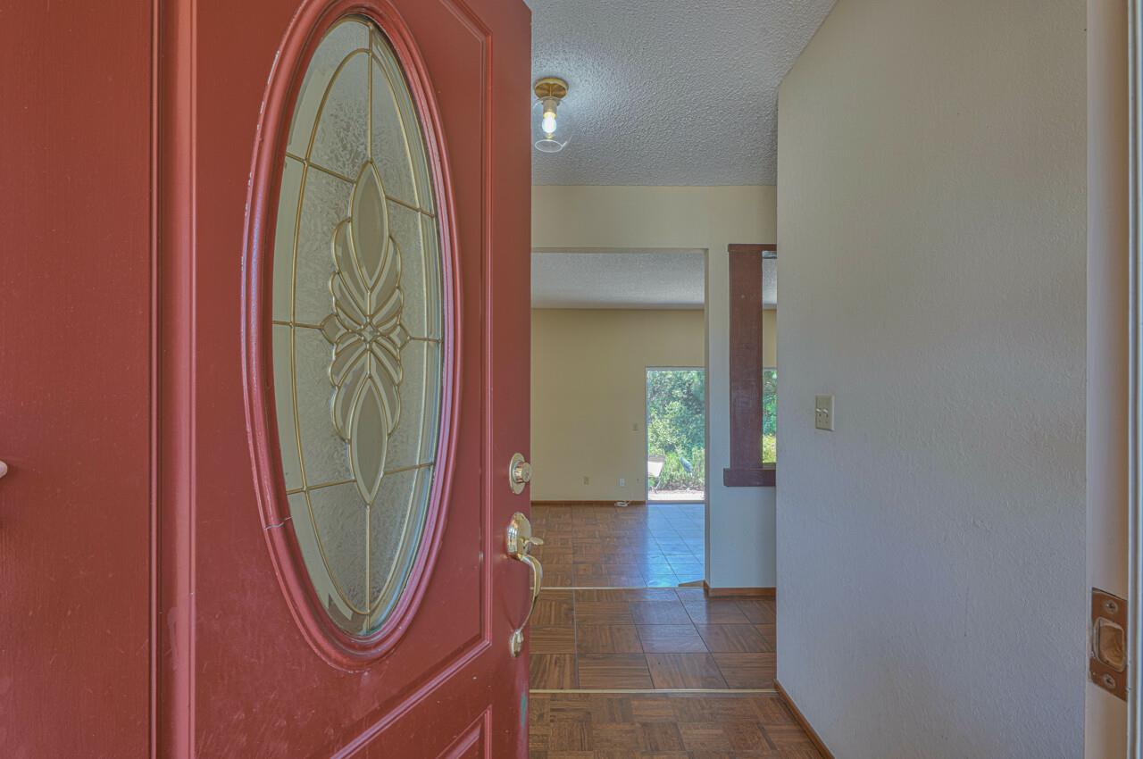 9423 Willow Oak Road Salinas, CA 93907 - Photo 4 of 37 Gallery Image 4