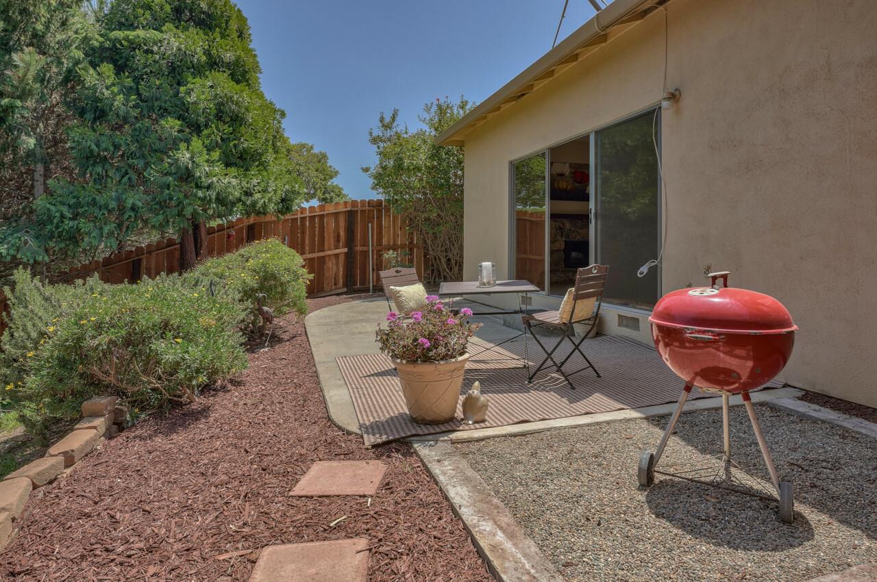 9423 Willow Oak Road Salinas, CA 93907 - Photo 9 of 37 Gallery Image 9