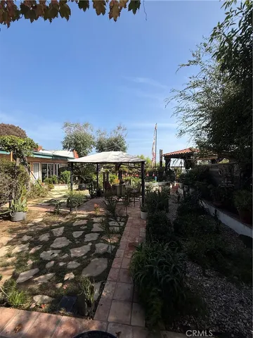 $1,300 | 2515 Crest View Drive, Unit ADU #2, Los Angeles, CA 90046