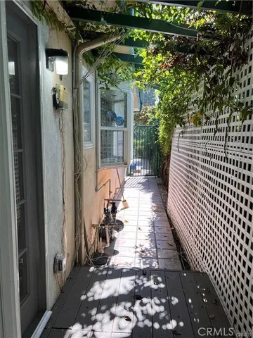 $1,300 | 2515 Crest View Drive, Unit ADU #2, Los Angeles, CA 90046