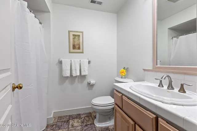 $709,000 | 4732 South Arrow Point Drive, Unit 101, Harrison, ID 83833