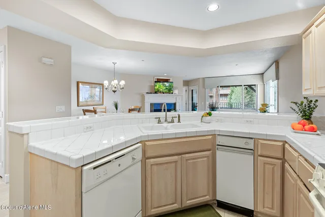 $709,000 | 4732 South Arrow Point Drive, Unit 101, Harrison, ID 83833